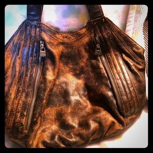 B. Makowski leather distressed bag